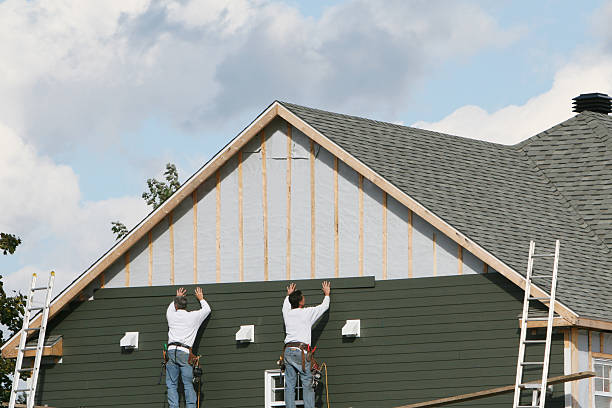Professional Siding Contractor technician working in Ashland, NJ